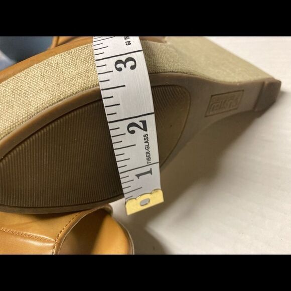 UNLISTED by Kenneth Cole women’s Shoes size 8 1/2M - Picture 11 of 12